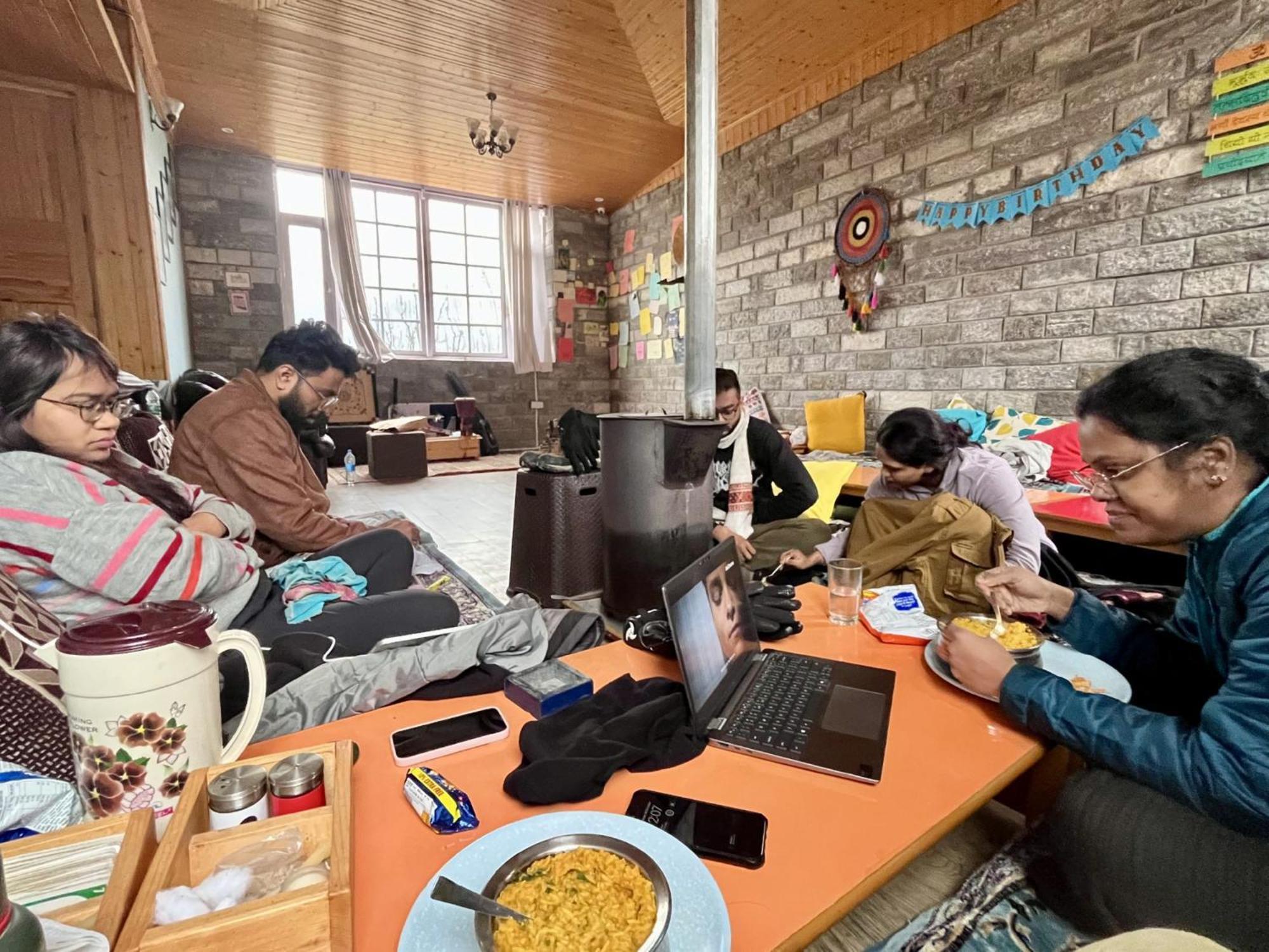 Fluestern Hostel And Cafe Nagar  Exterior foto